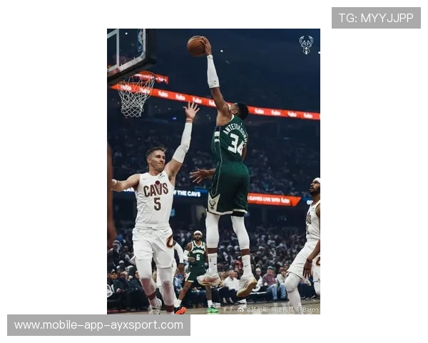 字母哥篮板与二次进攻,雄鹿反超成功